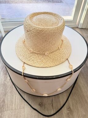 lack of color the inca bucket seashells tan straw summer sun hat size XL NEW